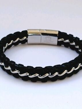Vantel Pearls NWT Black Braided Leather Bracelet with Stainless Clasp MSRP$55